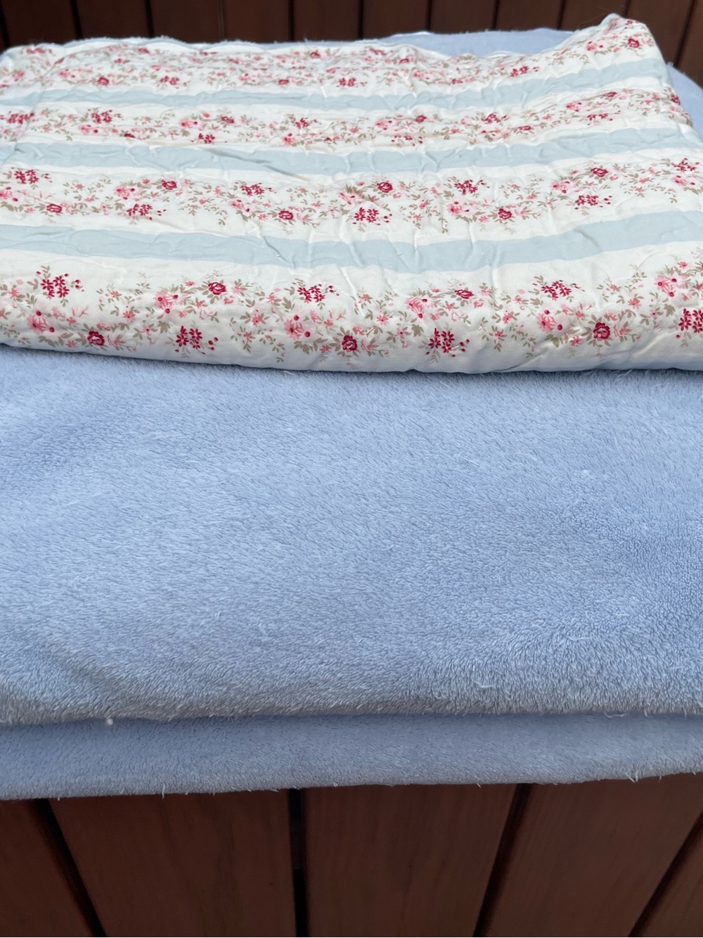 GUC SIMPLY SHABBY CHIC, BABY BLUE QUEEN  PLUSH  BLANKET 🩵